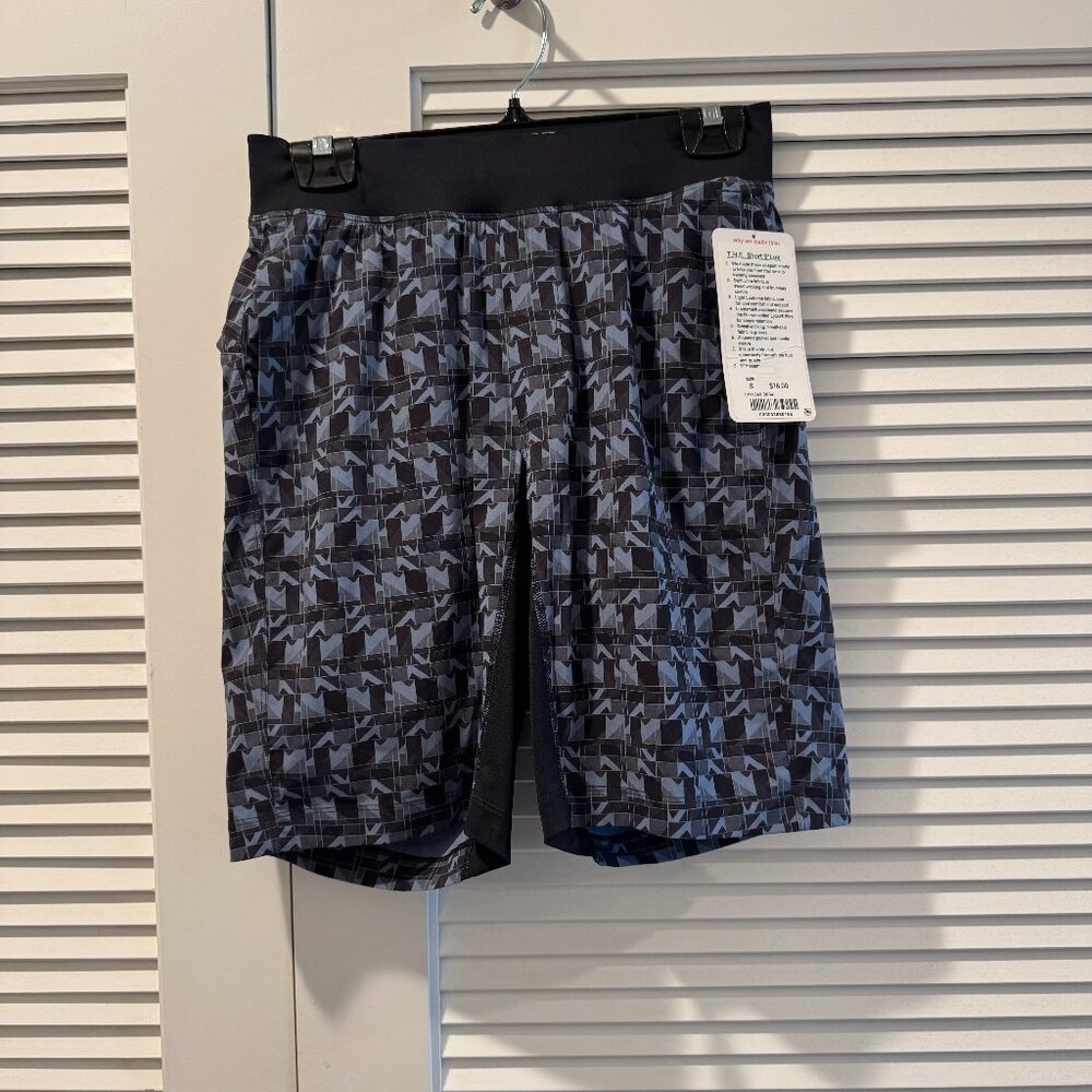 Small Lululemon T.H.E. short 9'inch lined